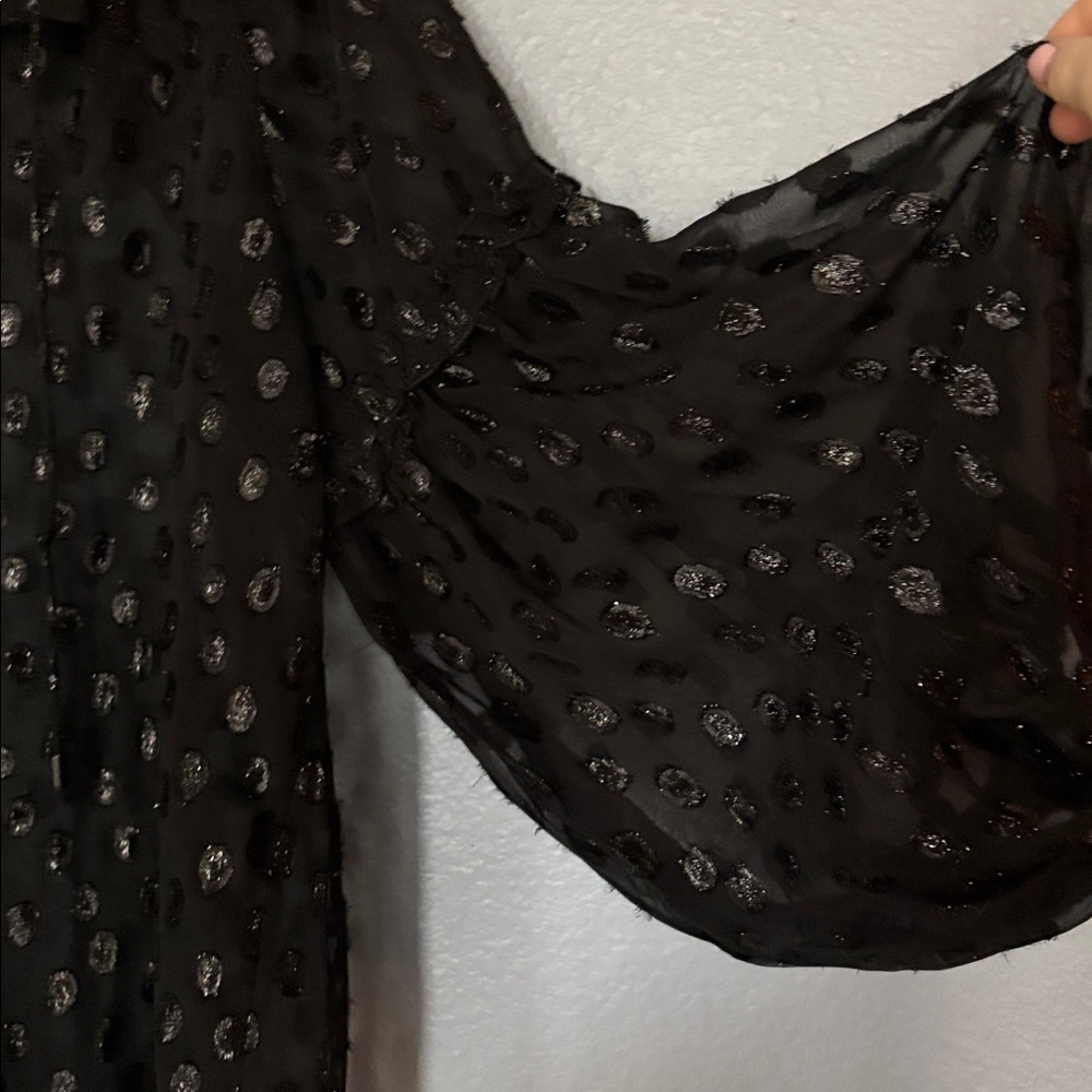 CALLIGRAPHIE elegant sheer appliqué black blouse. Billowing sleeves. Size large - Picture 6 of 10